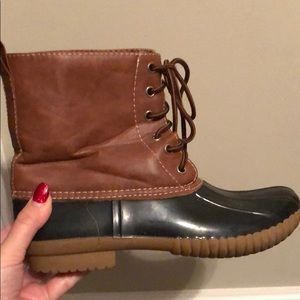 Duck boots